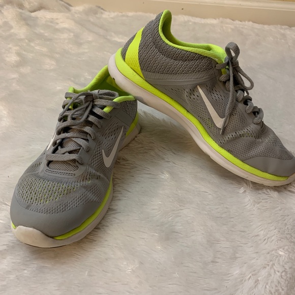 nike in season 5 women's training shoes
